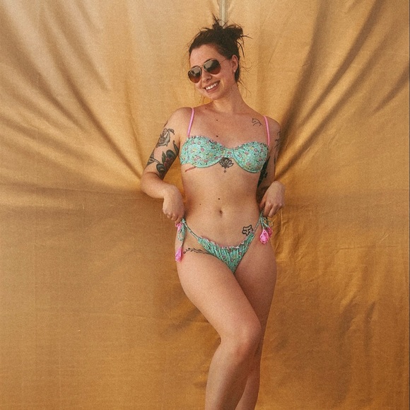 Meet your Posher, Alexis - Picture 1 of 1